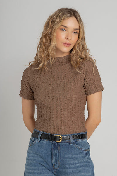 Camisa para mujer color cacao texturizada de cuello alto