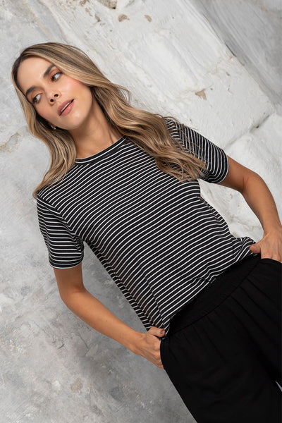 Camiseta Rita Rayas Negra