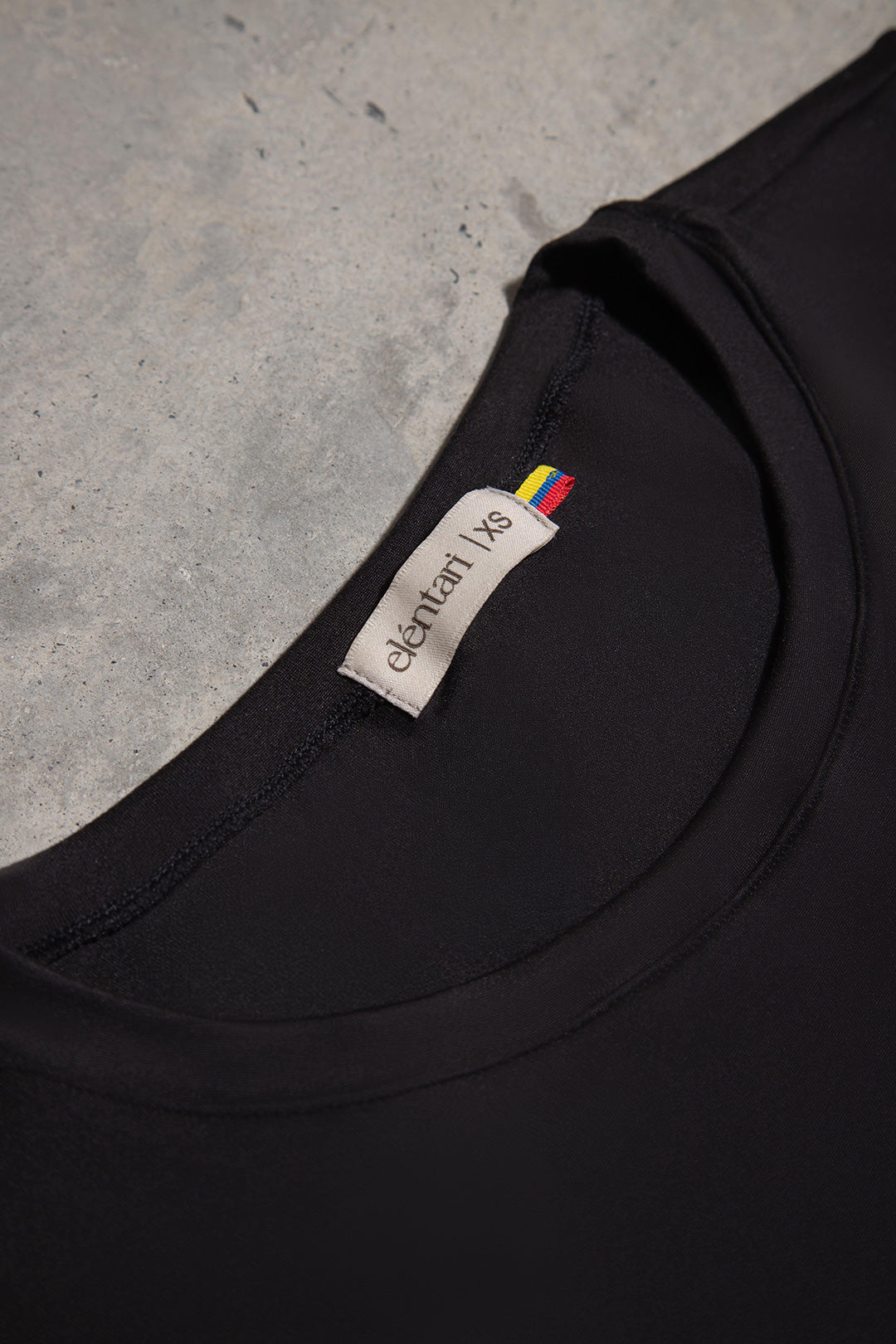 pack de camisetas básicas negra y blanca