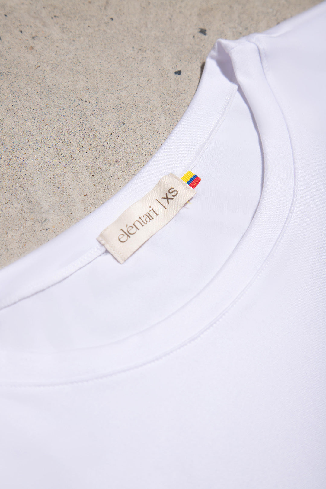 pack de camisetas básicas negra y blanca